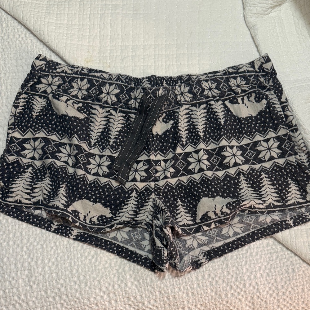 Old Navy Black and Cream Patterned Women Shorts